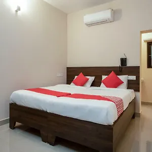 *** Hotel Oyo 30543 La Mer India
